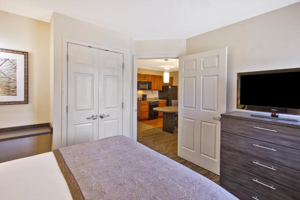 Candlewood Suites Indianapolis Airport by IHG